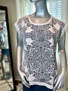 The Limited Women's Black and White Patterned Short Sleeve Blouse Small